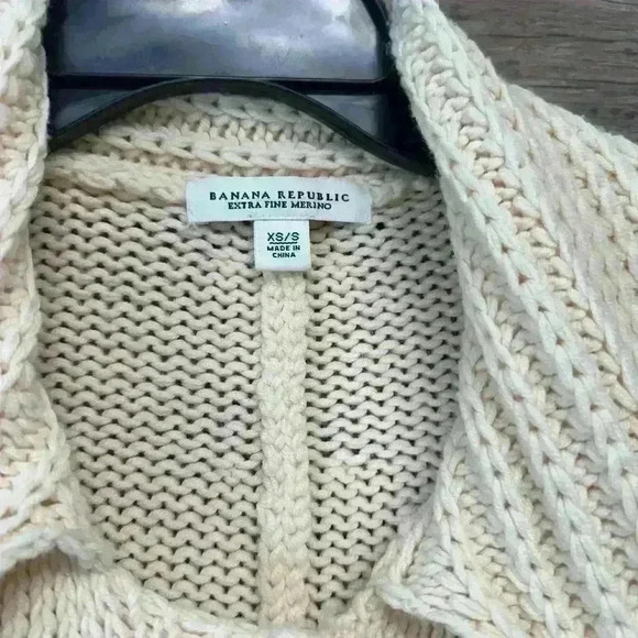 Banana Republic Thick Knit Extra Fine Merino Cardigan Sweater with Scarf - Picture 4 of 5